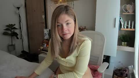 Vicky   online show from April 14, 7:22 am