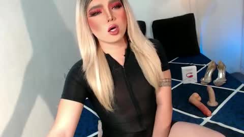 bestgirljulia online show from November 5, 12:12 am