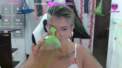 Snapshot of bety_cum3 chatting on October 21, 10:24 pm bibiana online show from October 21, 10:24 pm
