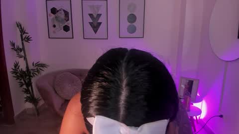 beverlyy johnson online show from November 22, 5:28 am