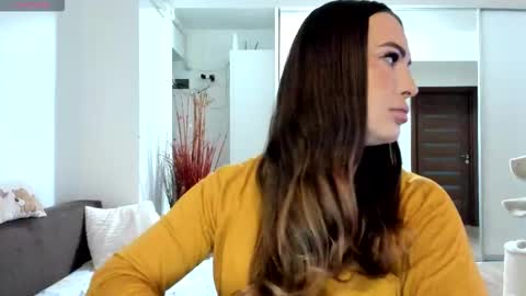   BeyonceDoll       Twitter DollBeyonce    online show from November 7, 10:45 pm