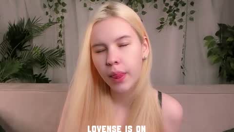 Eliz online show from November 15, 1:18 am