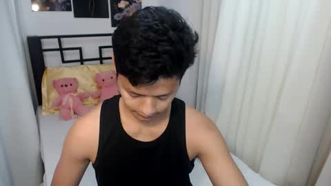 bhillrhey121103 online show from April 22, 3:35 am