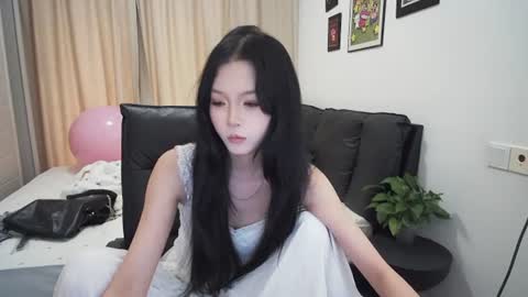 bhwuyulian online show from June 18, 7:03 am