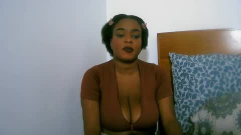 Snapshot of bianca_ebony chatting on October 22, 5:43 am bianca ebony online show from October 22, 5:43 am