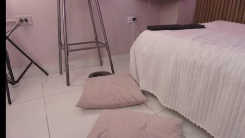 biancaa__18 online show from April 22, 8:16 pm