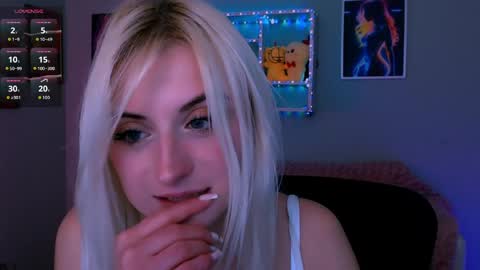 bibi_fire online show from April 17, 8:33 pm