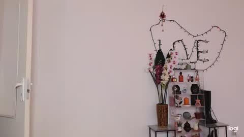 innasugarwild online show from April 23, 5:48 am