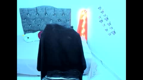 emilia online show from October 13, 1:18 am