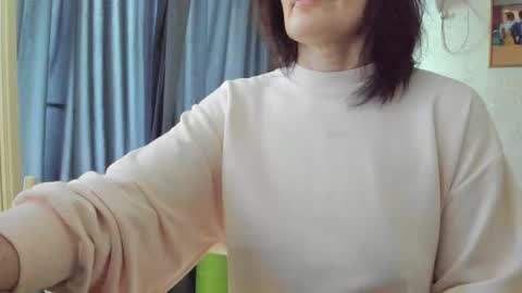 mom online show from February 19, 4:33 am