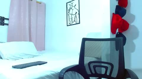 Big valentinHunk online show from February 28, 8:50 pm