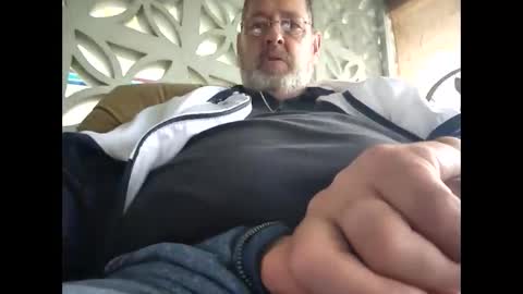 Snapshot of bigal9816192 chatting on December 6, 2:33 pm bigal9816192 online show from December 6, 2:33 pm