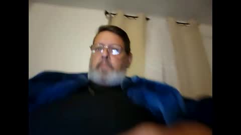 Snapshot of bigal9816192 chatting on January 7, 6:05 am bigal9816192 online show from January 7, 6:05 am