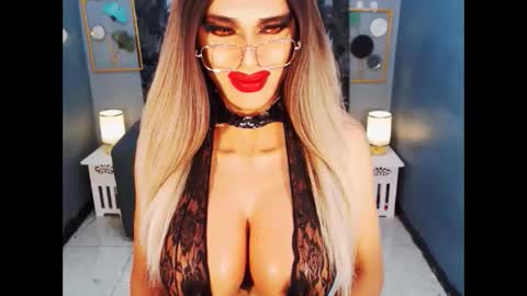 Loraine Cruz online show from May 29, 9:18 am