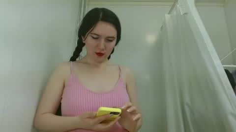 Isabella online show from April 18, 4:58 am