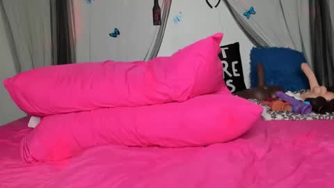 bigbuttsarena online show from January 13, 2:07 am