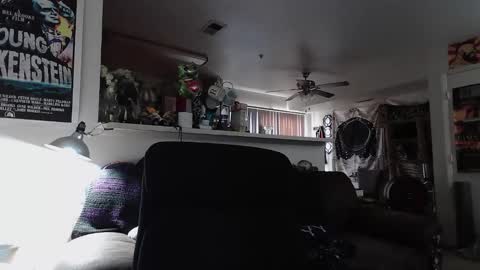 biggerisbetter21 online show from February 17, 8:19 pm