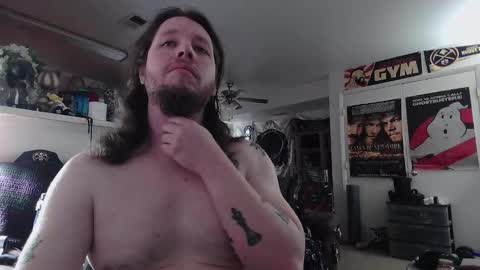 biggerisbetter21 online show from January 5, 6:00 pm