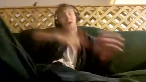 Snapshot of biggestboiiii chatting on February 3, 12:15 am biggestboiiii online show from February 3, 12:15 am