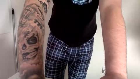 bigleeee9 online show from November 7, 1:13 pm