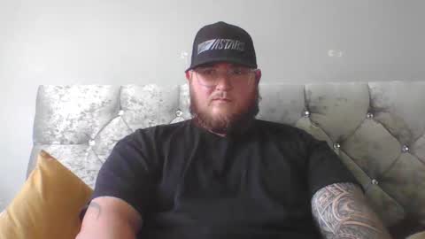 bigmanuk4you online show from October 24, 1:34 pm