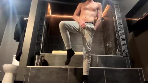 bigskinnyboyshh online show from February 8, 1:32 am