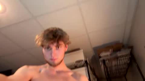 bigskinnyboyshh online show from February 9, 6:22 am