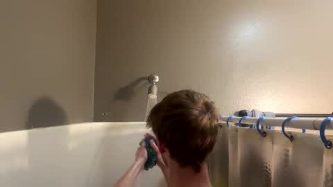 bigskinnyboyshh online show from December 17, 6:35 am