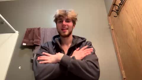 bigskinnyboyshh online show from April 11, 3:55 am