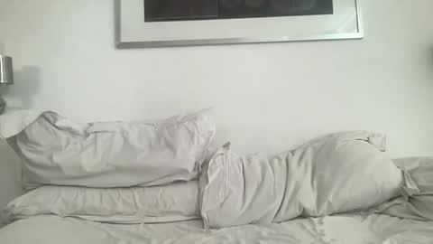 tall boy online show from November 26, 8:55 am