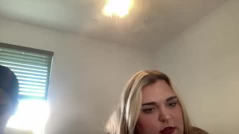 bigtitwhitegirl online show from December 16, 7:53 pm