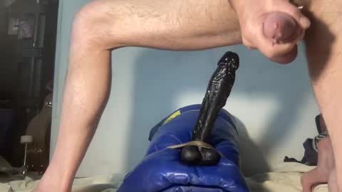 Snapshot of biguywithtoys chatting on March 4, 8:49 pm biguywithtoys online show from March 4, 8:49 pm