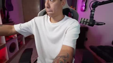 bigxboy96 online show from February 25, 9:02 am