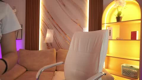 billiebrownn online show from April 20, 7:06 pm