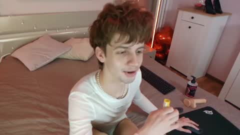 Bimbo boy online show from May 29, 2:04 pm