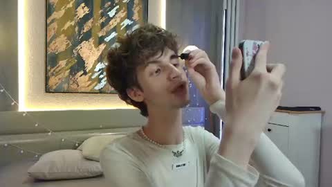 Bimbo boy online show from June 12, 5:01 pm