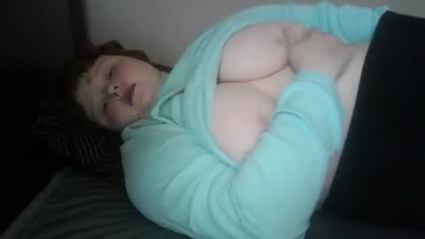 birdobihhh online show from November 7, 5:04 pm