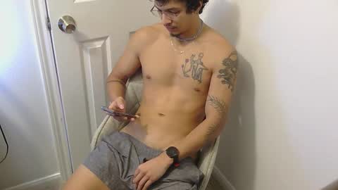 bitix00 online show from December 17, 8:37 pm