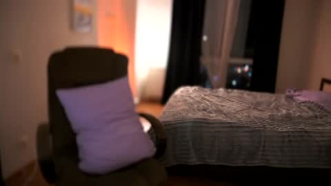 Ann Braslowsky online show from September 13, 9:39 pm