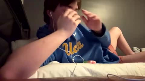 bkennedy829 online show from February 14, 6:38 am