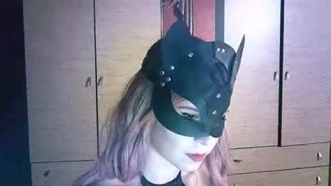 Black Cobra   online show from February 18, 5:31 pm