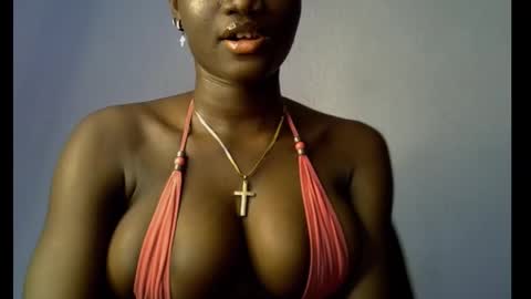 Snapshot of black_ebonyqueen chatting on October 1, 7:02 pm Esthy online show from October 1, 7:02 pm