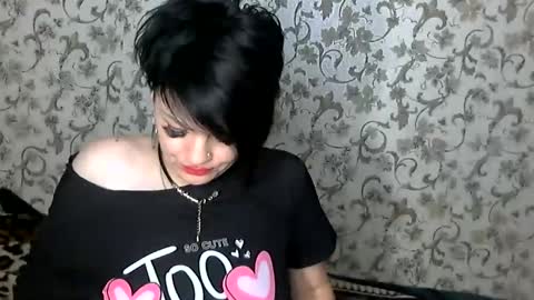 black_hot_01 online show from December 19, 11:11 pm