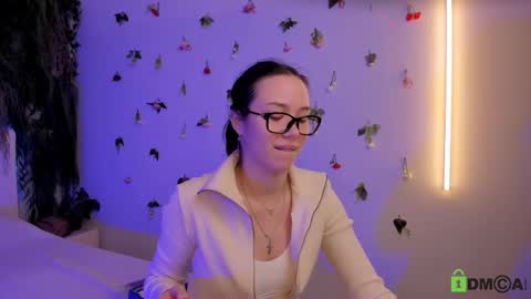 Jenny online show from December 17, 10:00 am