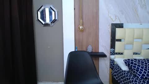 black_king_241 online show from November 10, 3:53 am