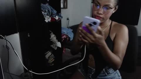 black_scarlet_ online show from November 5, 1:51 am