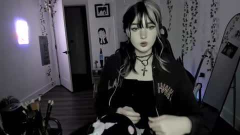 Ella online show from January 16, 4:32 am