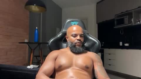 Macauly online show from March 31, 9:48 pm