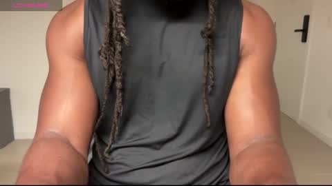 blackmuscles77 online show from March 6, 11:04 pm