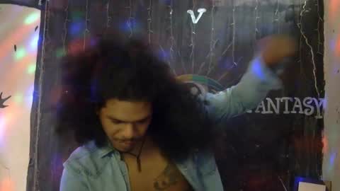 i am D.L online show from January 4, 7:44 pm